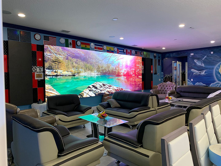 美國(guó)學校 室内P3 LED顯(xiǎn)示屏